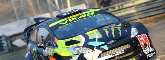 ロッシ in Rally:8連覇世界チャンピオンにだけ敵わず【対決動画】 ロッシ in Rally:8連覇世界チャンピオンにだけ敵わず【対決動画】