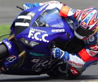 鈴鹿8耐:ジョナサン・レイ、パパにもなるし大忙し!! motoblog-johnn-rea