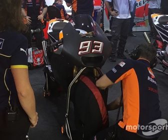 ホンダ、また新カウル(ウィングなし):2017カタールテスト motogp-qatar-march-testing-2017-marc-marquez-repsol-honda-team-with-new-aerodynamic-wingle