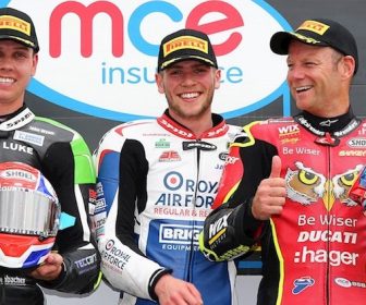 2017 BSB ブリティシュ スーパーバイク R4 ノックヒル【決勝レース1&レース2 リザルト】 2017-bsb-knockhill-podium