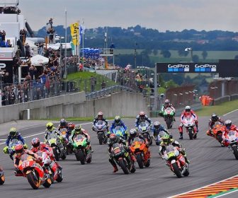 モトGP転倒回数、首位走行回数、モト3罰金ほか:2017ザクセンリンクこぼれ話 start-motogp-sachsenring-2017