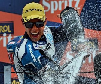 中上貴晶『今日ほど優勝したいと思った日はなかった』:2013ミザノGP nakagami-misano-podio