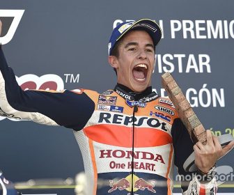 マルケス:もはや表彰台に上がらずともチャンピオン motogp-aragon-gp-2016-podium-race-winner-marc-marquez-repsol-honda-team