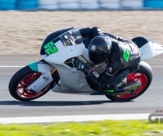 スッター、やっぱりモト2参戦:フォワード manzi-suter