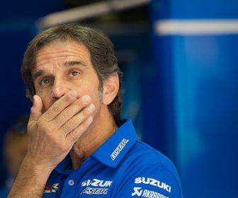 スズキ『ロレンソに関心はあったが、ミールの方が良かった』ダヴィデ・ブリヴィオ MONTMELO, SPAIN - JUNE 16: Davide Brivio of Italy and Team Suzuki MotoGP looks on in box during the qualifying practice during the MotoGp of Catalunya - Qualifying at Circuit de Catalunya on June 16, 2018 in Montmelo, Spain. (Photo by Mirco Lazzari gp/Getty Images)