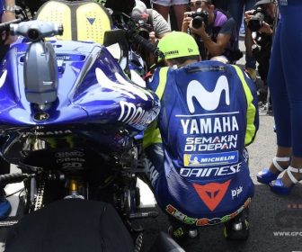 ヤマハファクトリー:Movistar喪失の危機、第2候補あり rossi-ambience (3)