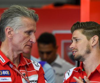 ストーナーはドゥカティにアンバサダーとして残るだろう 1st June 2018, Mugello Circuit, Scarperia, Italy; Italian Motorcycle Grand Prix, Friday free practice; Paolo Ciabatti and Casey Stoner (Ducati) (photo by Gaetano Piazzolla/Action Plus via Getty Images)
