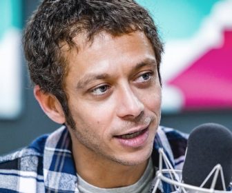 ロッシ『マルケスには恐怖心がない、激しい転倒後もすぐに起き上がる』 rossi-dj