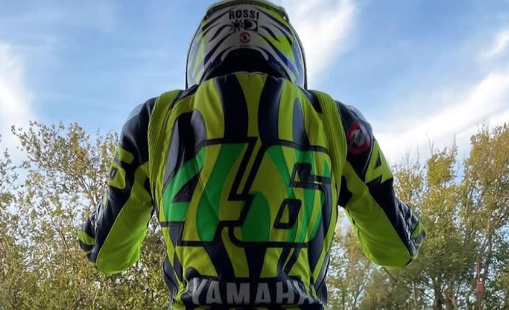新品 未使用 定価2.3万円 VR46 ヤマハ ジャケット バイク 正規品 M 新品 未使用 定価2.3万円 VR46 ヤマハ ジャケット バイク 正規品 M