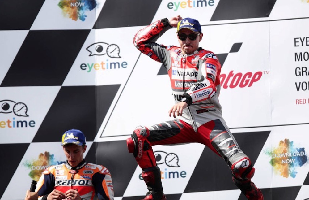 ロレンソ、ドゥカティ離脱：初勝利の直後、パルクフェルメで高額オファーを提示されたが…